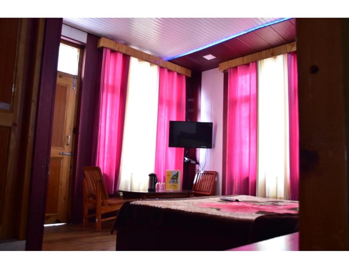 Hotel Peak View, Lahaul Sissu Extérieur photo
