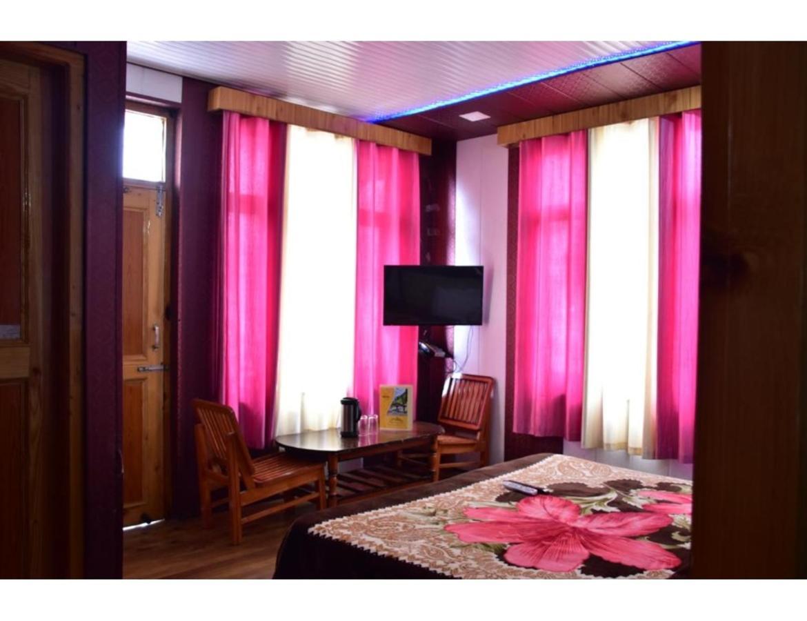 Hotel Peak View, Lahaul Sissu Extérieur photo