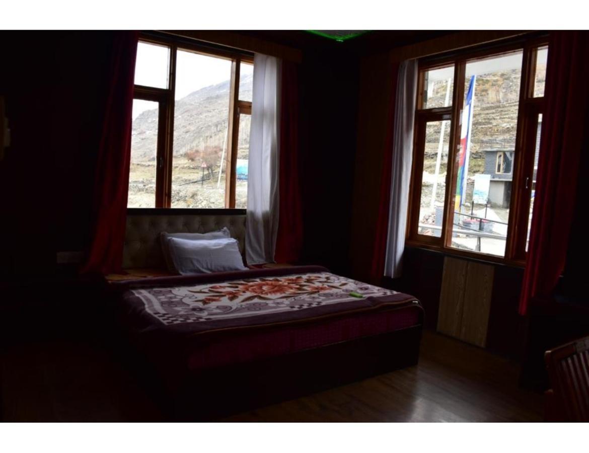 Hotel Peak View, Lahaul Sissu Extérieur photo